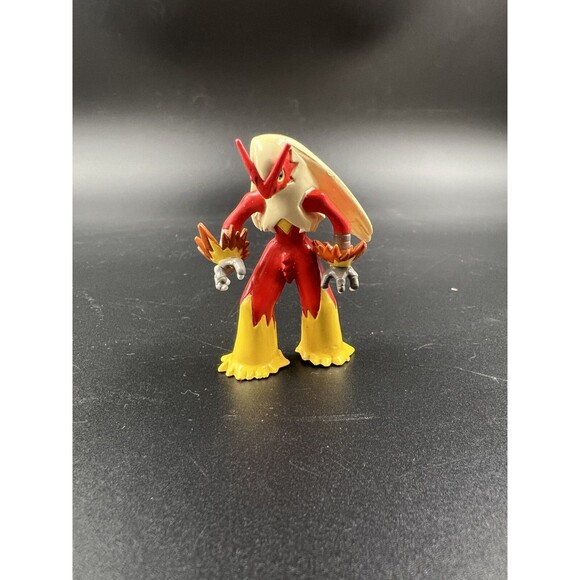 Vintage 2008 Pokémon Nintendo Blaziken Tomy Figure - Picture 1 of 6